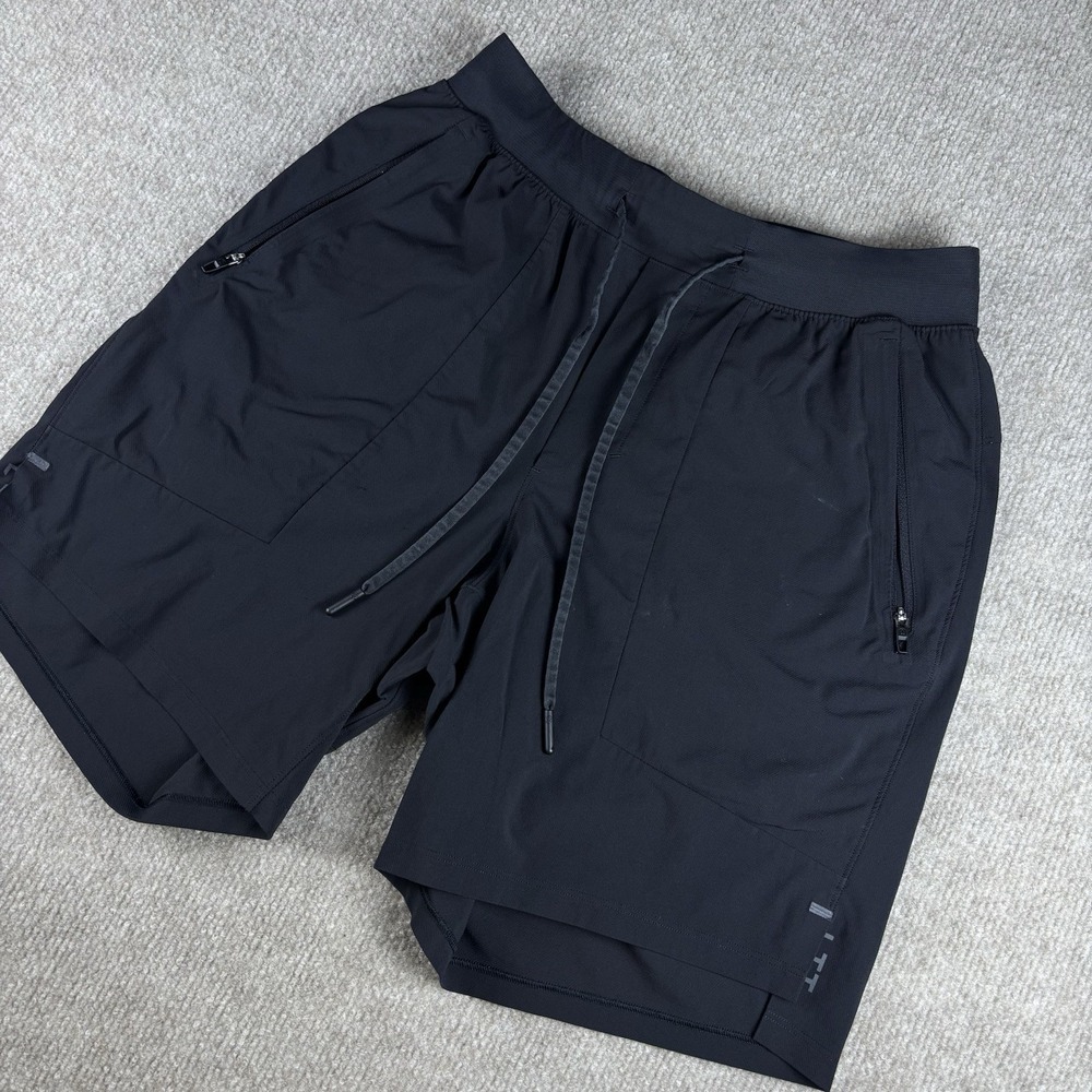 Lululemon License to Train Shorts Mens Small Black LTT Zip Pocket Drawstring 8"